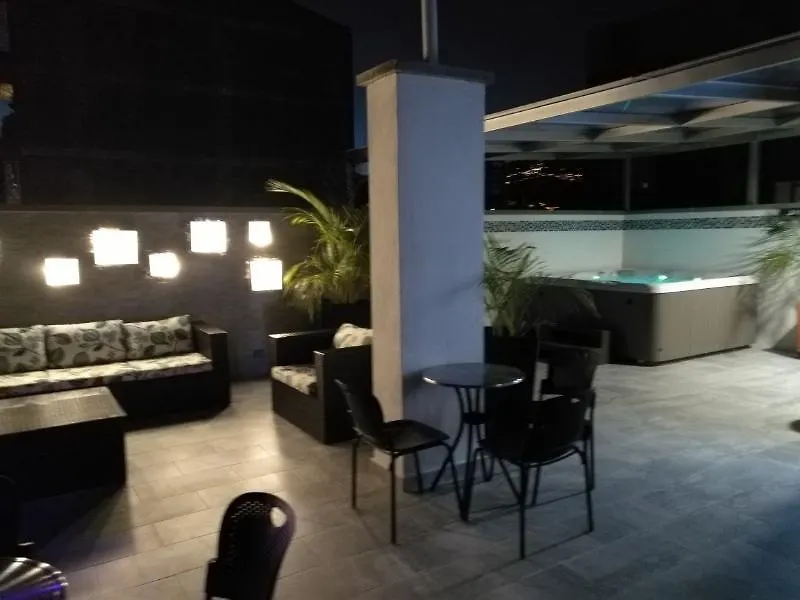 ****  Hotel Laureles Plaza Medellín Colombia