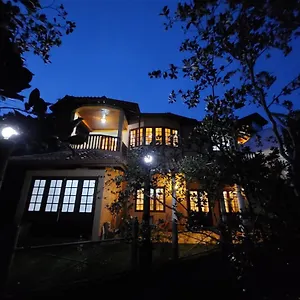mystique-hideout.kandyhotelsnow.com/