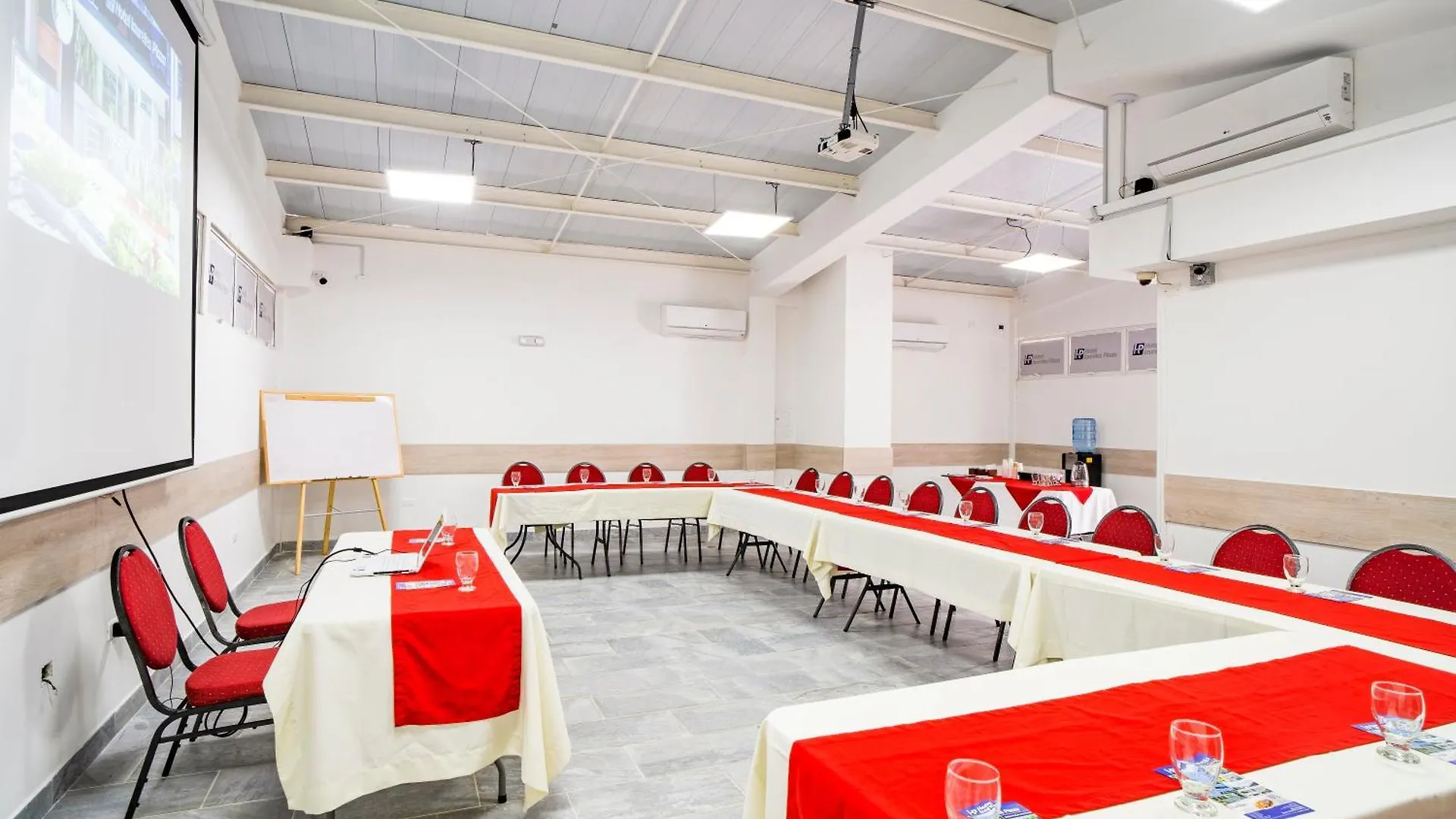 Hotel Laureles Plaza Medellín 4*,