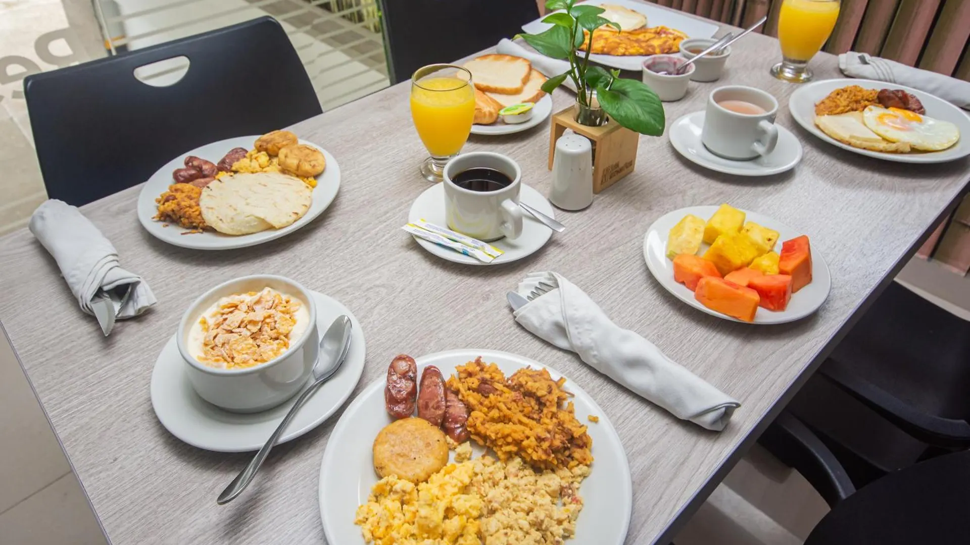 Hotel Laureles Plaza Medellín