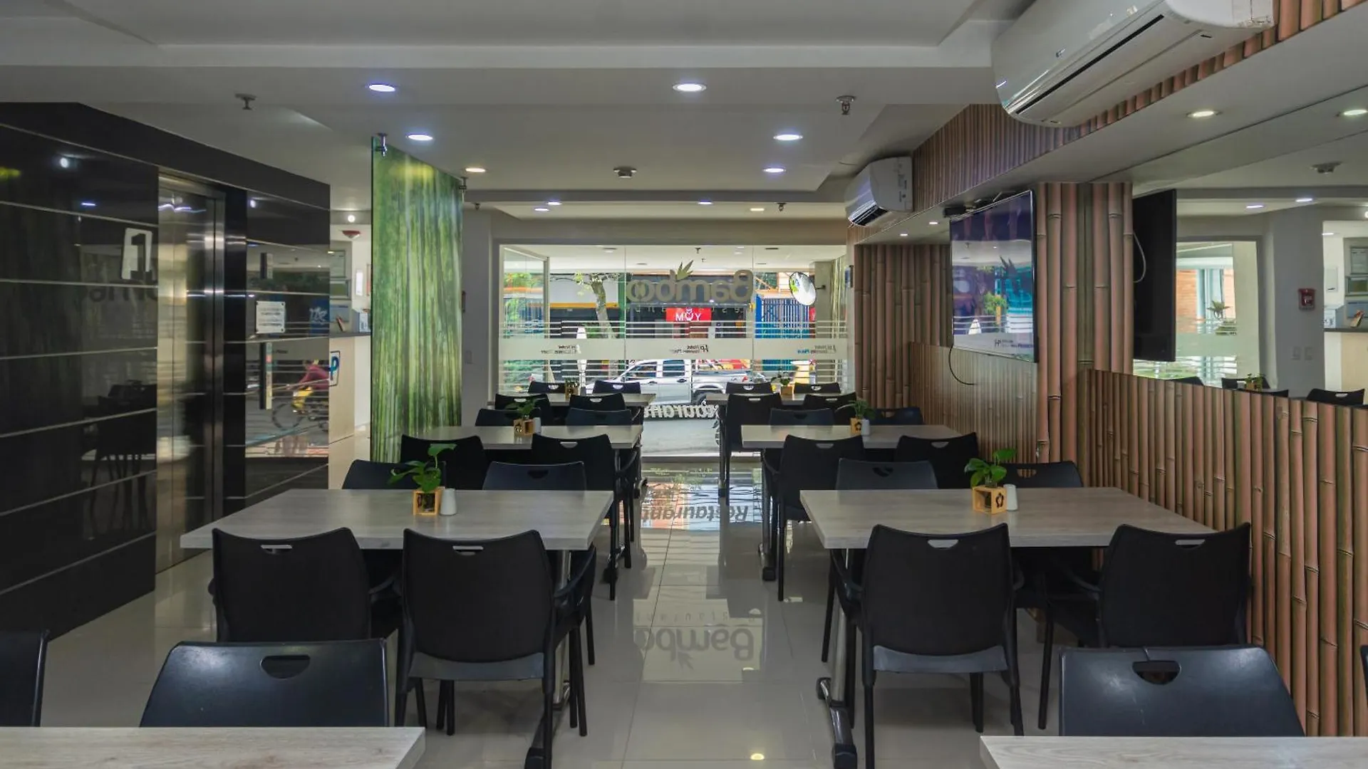 Hotel Laureles Plaza Medellín 4*,